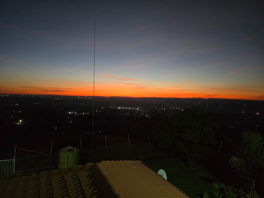 6 Bedroom Property for Sale in Protea Ridge Gauteng