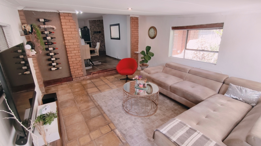 4 Bedroom Property for Sale in The Reeds Gauteng