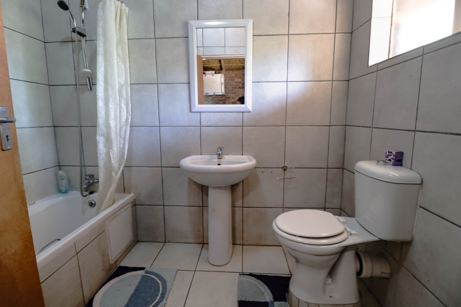 4 Bedroom Property for Sale in The Reeds Gauteng