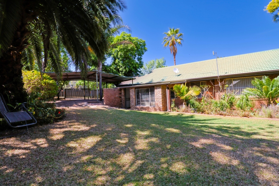 4 Bedroom Property for Sale in The Reeds Gauteng