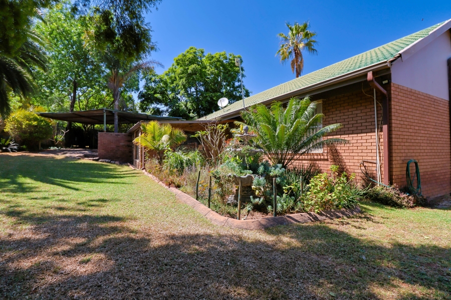 4 Bedroom Property for Sale in The Reeds Gauteng