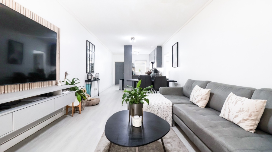 2 Bedroom Property for Sale in Lonehill Gauteng