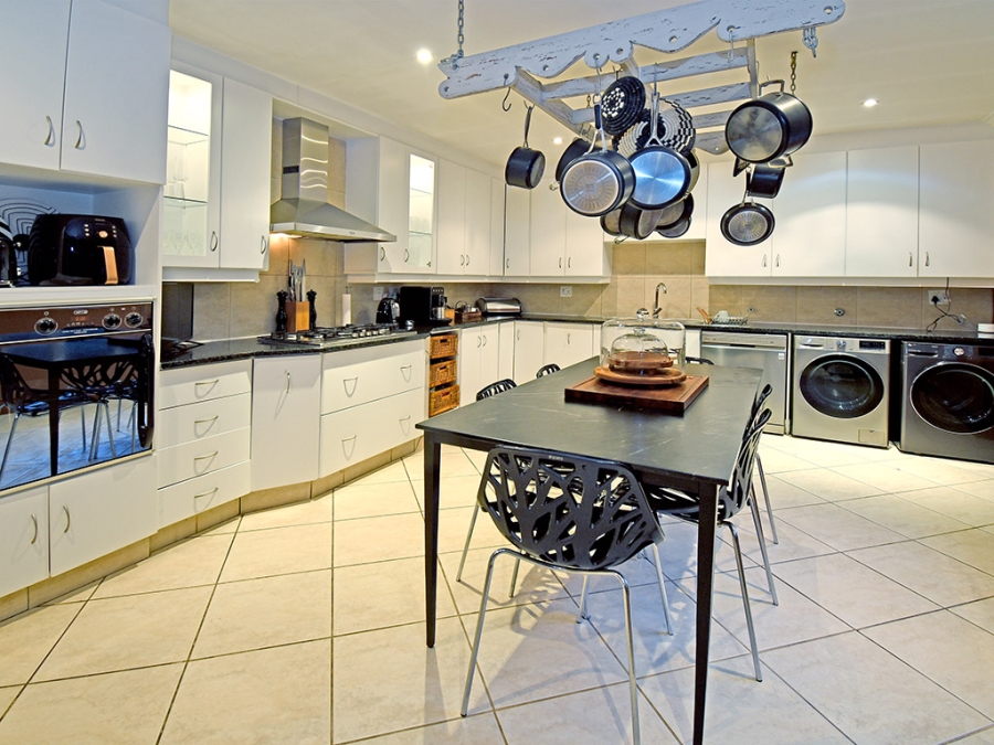 4 Bedroom Property for Sale in Sandhurst Gauteng