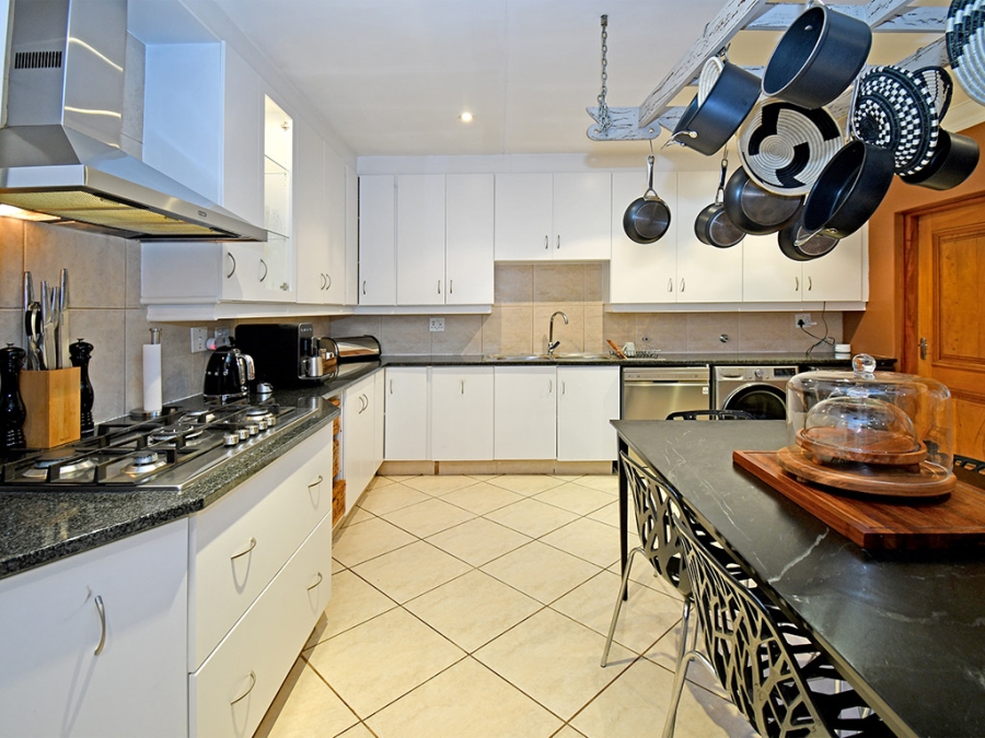 4 Bedroom Property for Sale in Sandhurst Gauteng