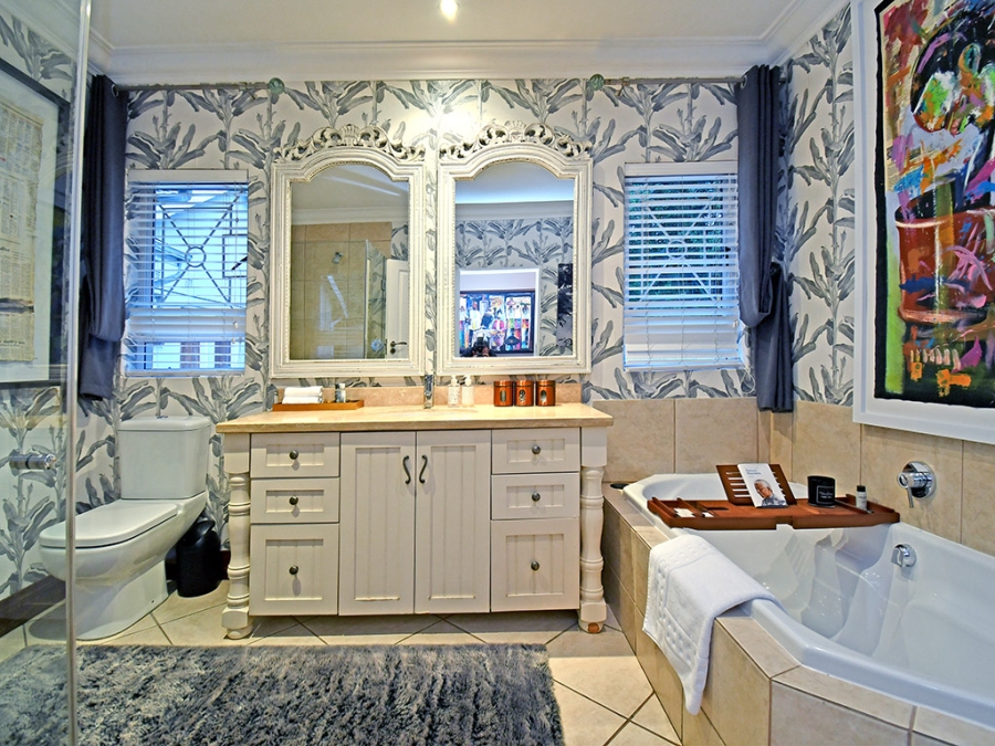 4 Bedroom Property for Sale in Sandhurst Gauteng