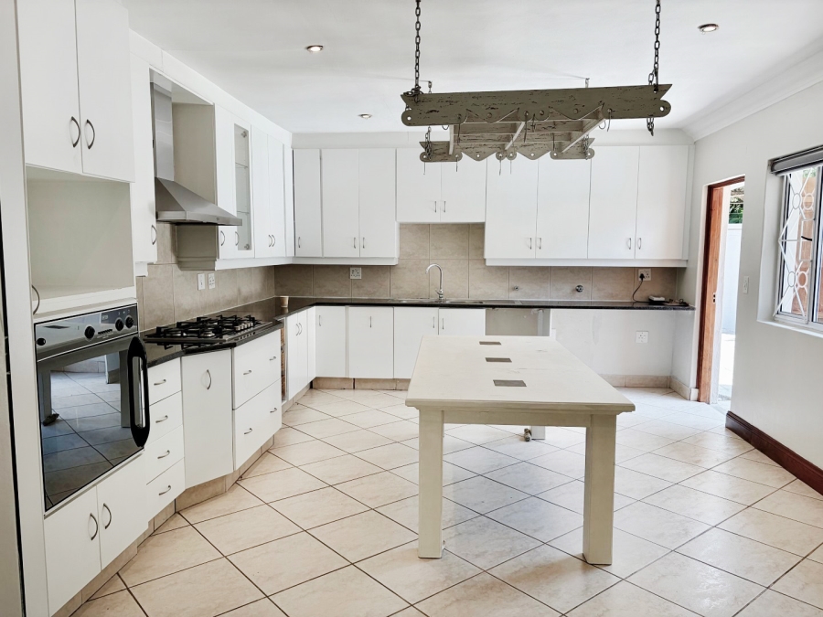 4 Bedroom Property for Sale in Sandhurst Gauteng