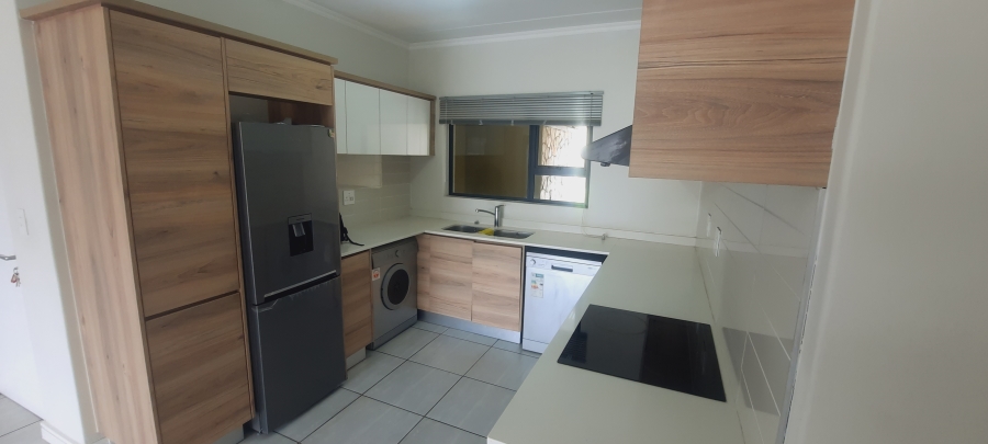 To Let 2 Bedroom Property for Rent in Waterfall Gauteng