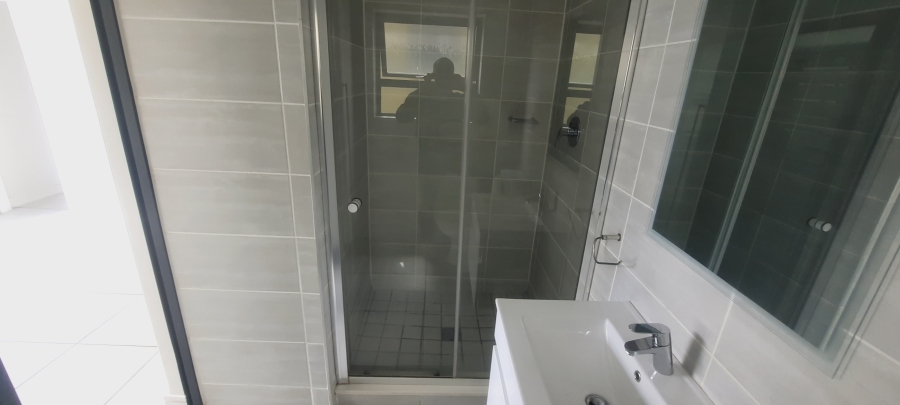 To Let 2 Bedroom Property for Rent in Waterfall Gauteng