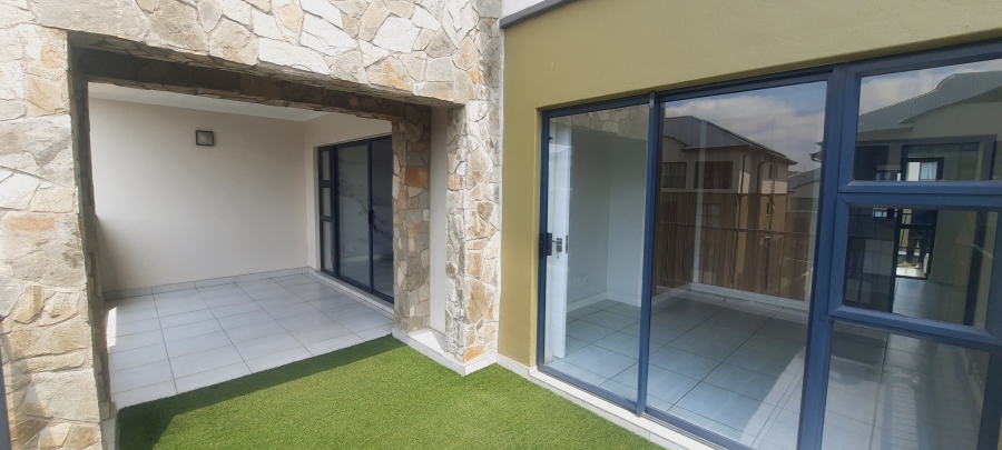 To Let 2 Bedroom Property for Rent in Waterfall Gauteng