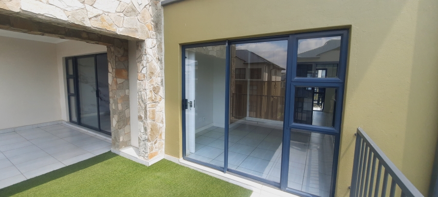 To Let 2 Bedroom Property for Rent in Waterfall Gauteng