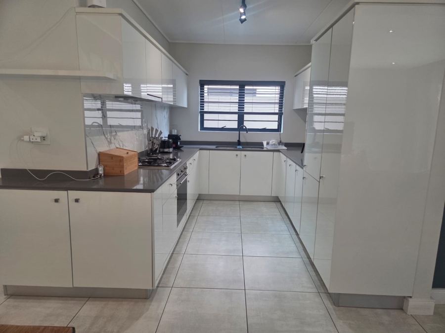 To Let 3 Bedroom Property for Rent in The Polofields Gauteng