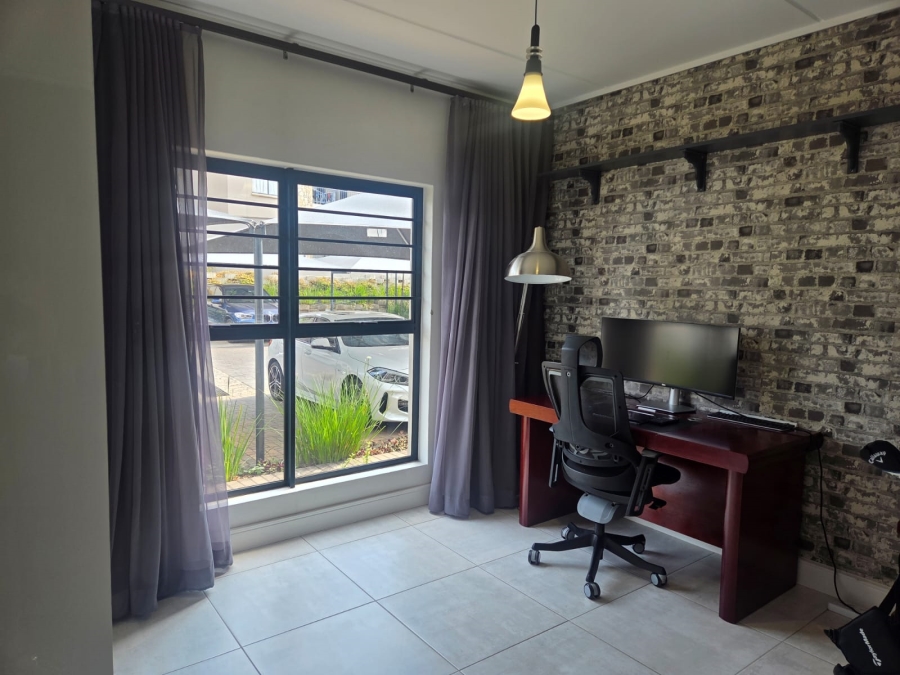 To Let 3 Bedroom Property for Rent in The Polofields Gauteng