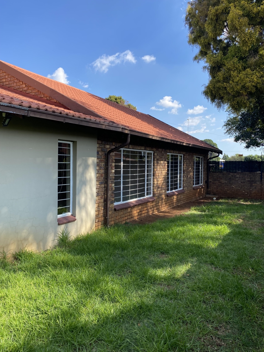 To Let 3 Bedroom Property for Rent in Rietvalleipark Gauteng