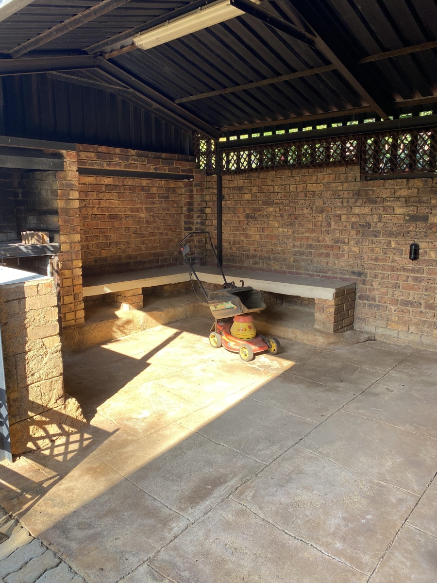To Let 3 Bedroom Property for Rent in Rietvalleipark Gauteng