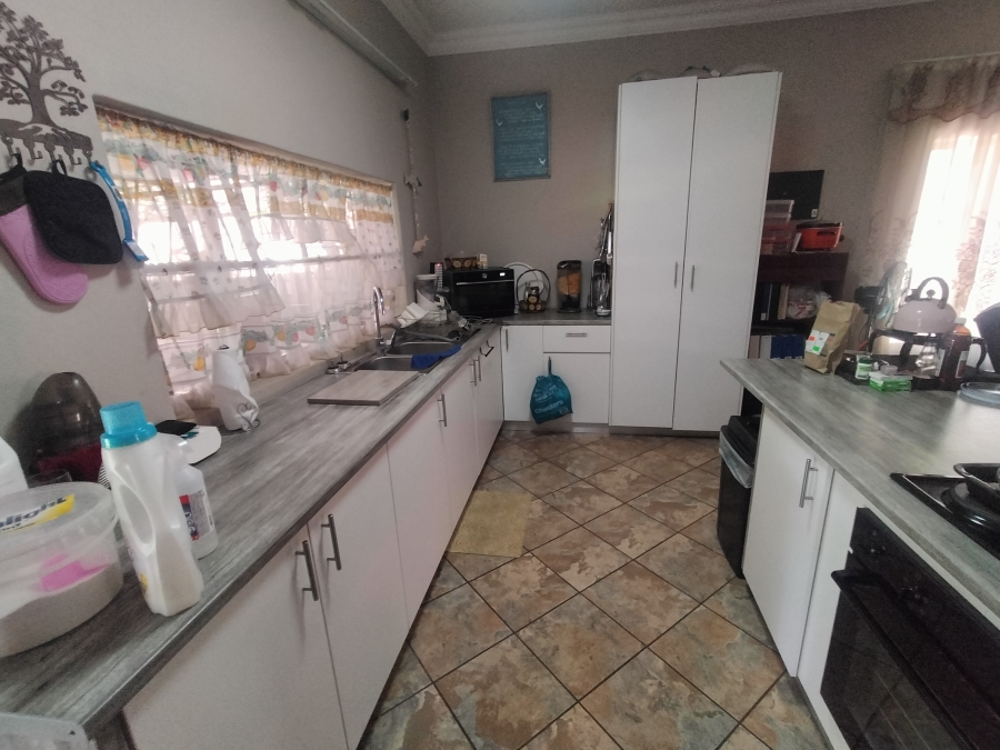 5 Bedroom Property for Sale in Pretoria North Gauteng