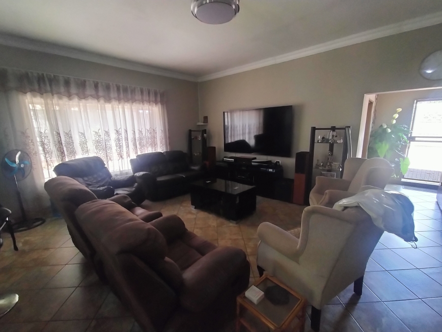 5 Bedroom Property for Sale in Pretoria North Gauteng