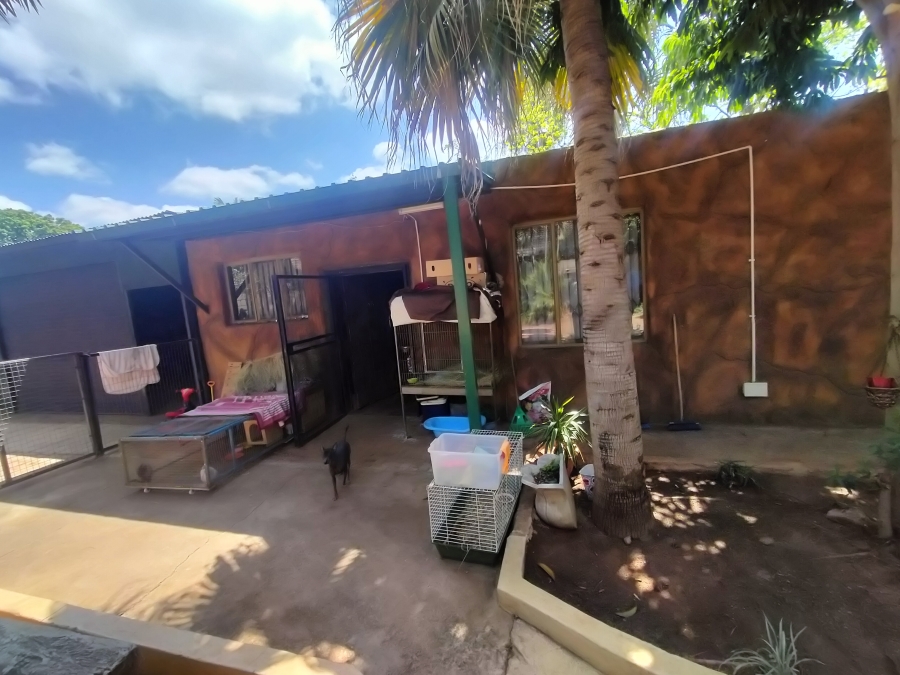 5 Bedroom Property for Sale in Pretoria North Gauteng