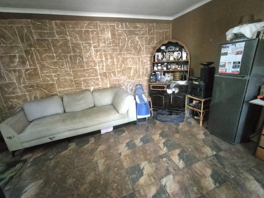 5 Bedroom Property for Sale in Pretoria North Gauteng