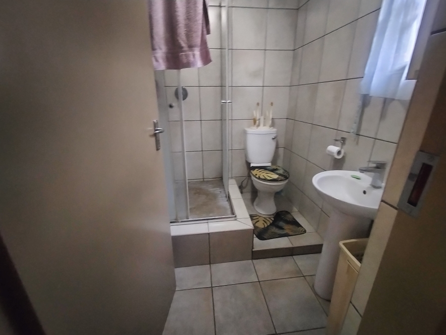 5 Bedroom Property for Sale in Pretoria North Gauteng
