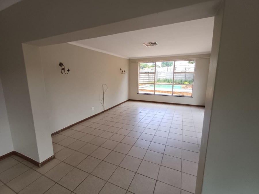 5 Bedroom Property for Sale in Wilro Park Gauteng
