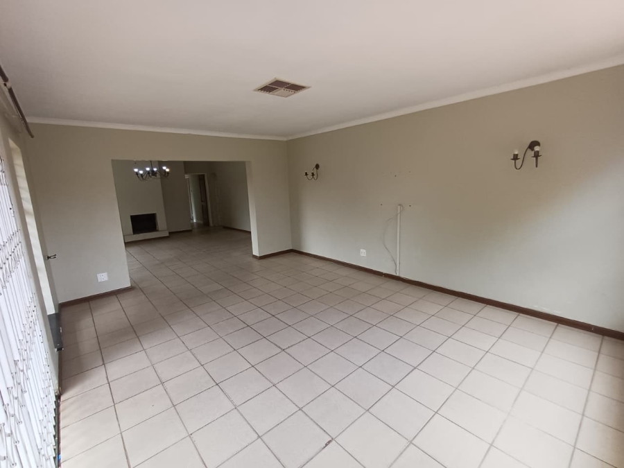 5 Bedroom Property for Sale in Wilro Park Gauteng