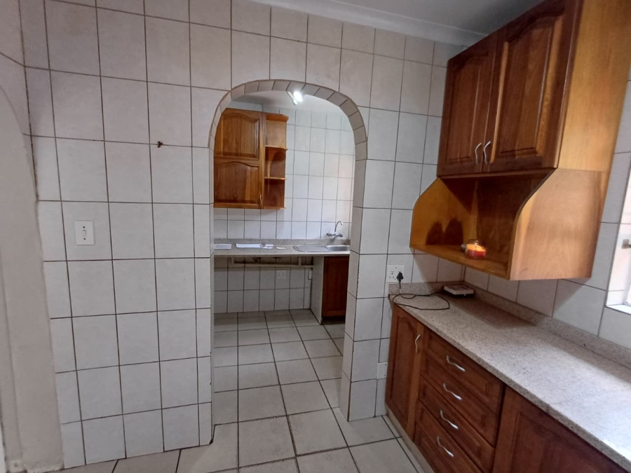 5 Bedroom Property for Sale in Wilro Park Gauteng
