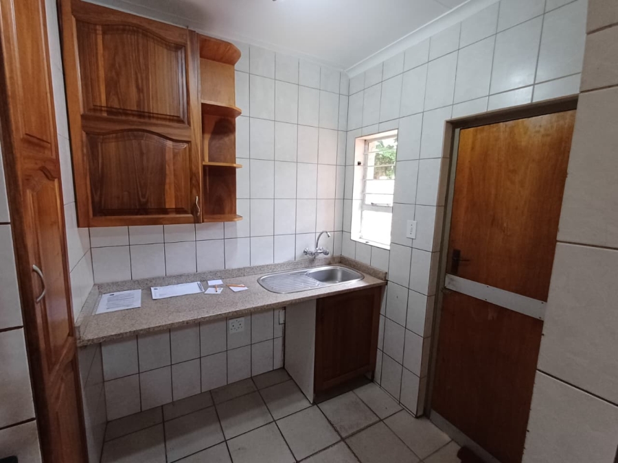 5 Bedroom Property for Sale in Wilro Park Gauteng
