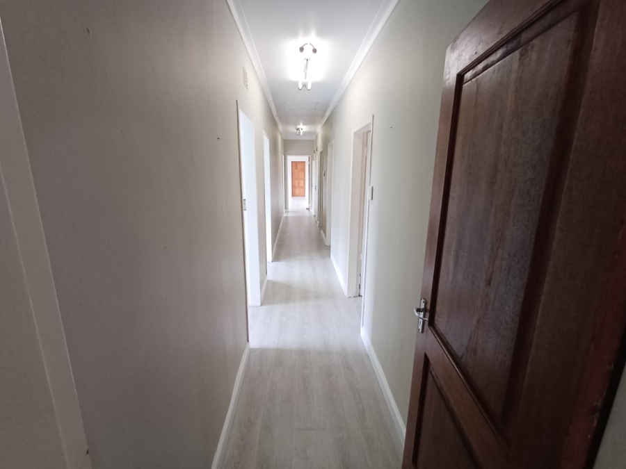 5 Bedroom Property for Sale in Wilro Park Gauteng