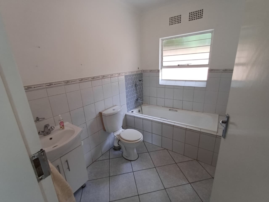 5 Bedroom Property for Sale in Wilro Park Gauteng