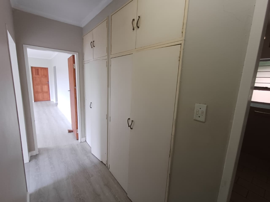 5 Bedroom Property for Sale in Wilro Park Gauteng