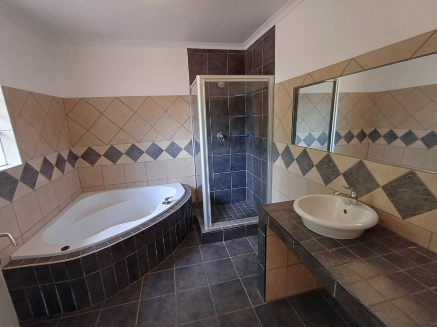 5 Bedroom Property for Sale in Wilro Park Gauteng