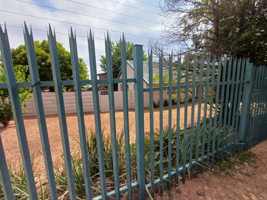 5 Bedroom Property for Sale in Wilro Park Gauteng