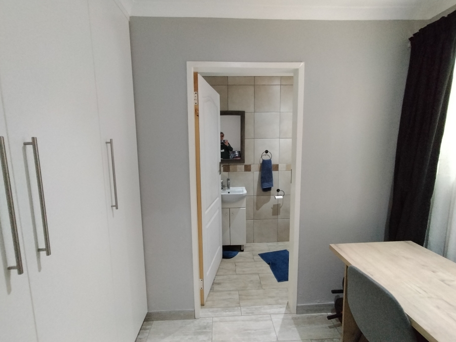 6 Bedroom Property for Sale in Discovery Gauteng