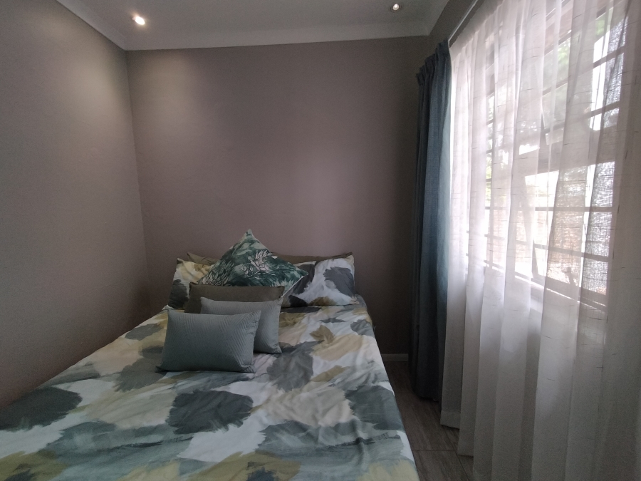 6 Bedroom Property for Sale in Discovery Gauteng