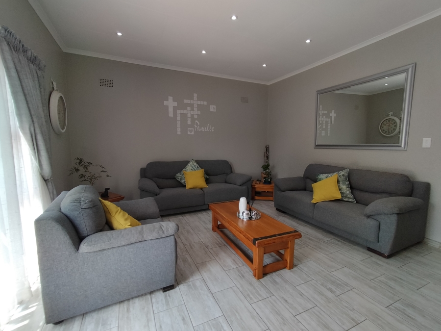 6 Bedroom Property for Sale in Discovery Gauteng