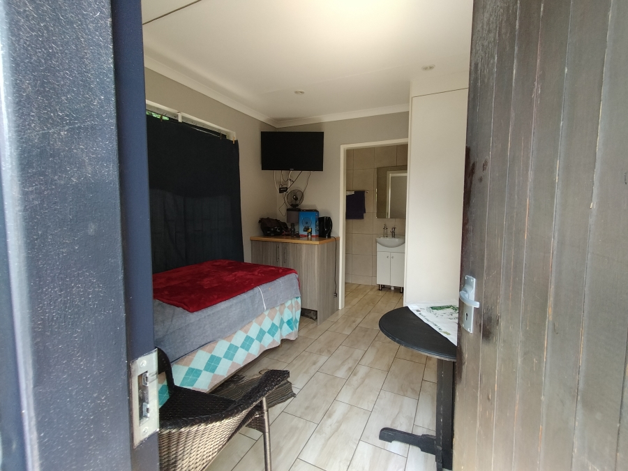 6 Bedroom Property for Sale in Discovery Gauteng