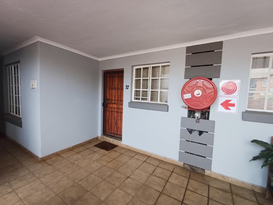 2 Bedroom Property for Sale in Noordheuwel Gauteng