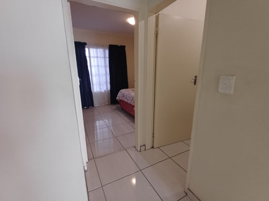 2 Bedroom Property for Sale in Noordheuwel Gauteng