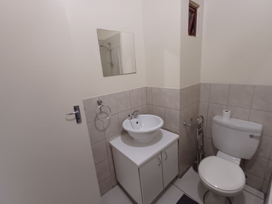 2 Bedroom Property for Sale in Noordheuwel Gauteng