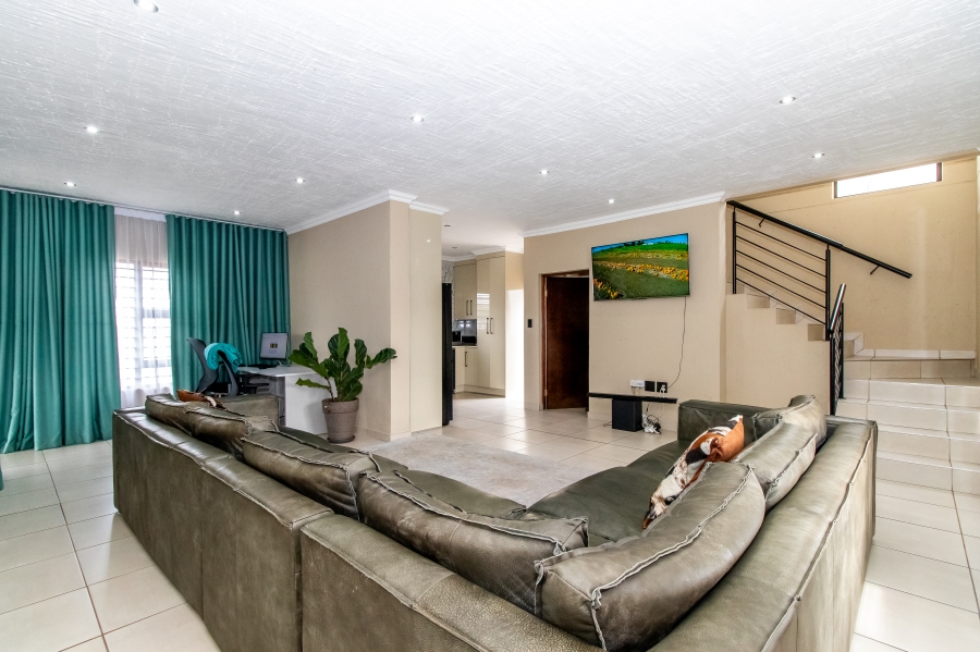 3 Bedroom Property for Sale in Halfway House Gauteng