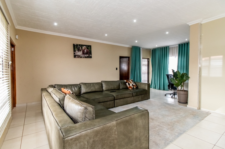3 Bedroom Property for Sale in Halfway House Gauteng