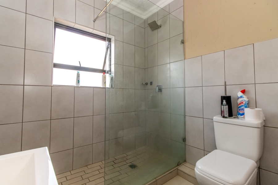 3 Bedroom Property for Sale in Halfway House Gauteng