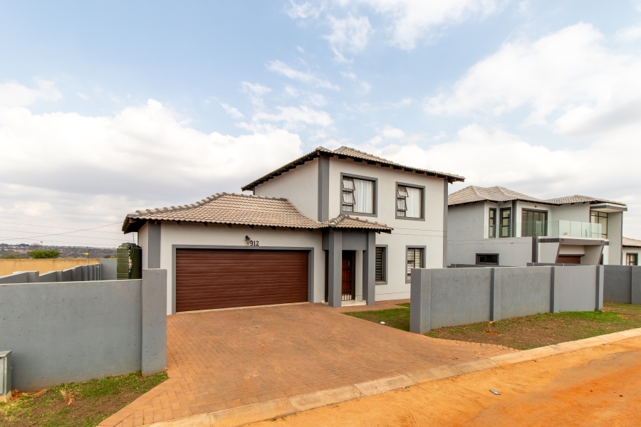 3 Bedroom Property for Sale in Halfway House Gauteng