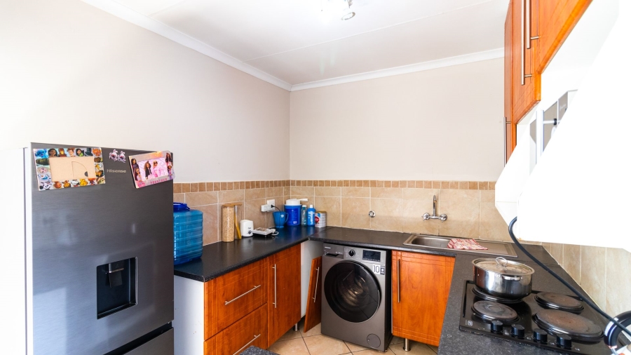 2 Bedroom Property for Sale in Noordwyk Gauteng