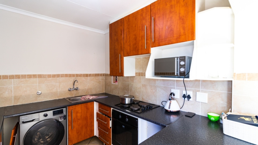 2 Bedroom Property for Sale in Noordwyk Gauteng