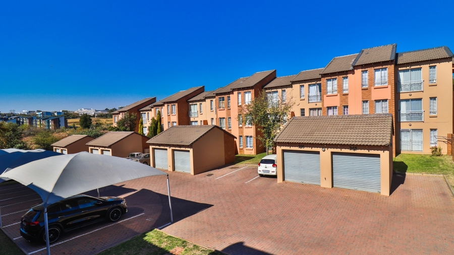 2 Bedroom Property for Sale in Noordwyk Gauteng