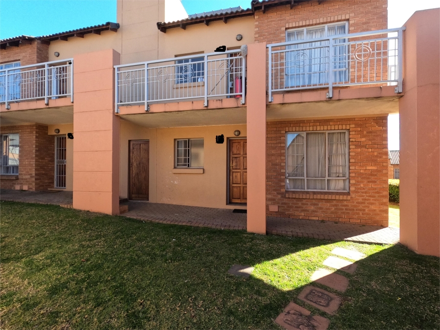 2 Bedroom Property for Sale in Erand Gardens Gauteng