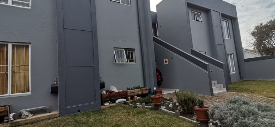 2 Bedroom Property for Sale in Mulbarton Gauteng