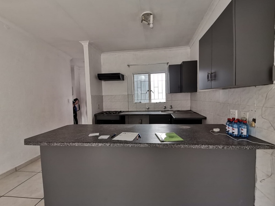 2 Bedroom Property for Sale in Mulbarton Gauteng