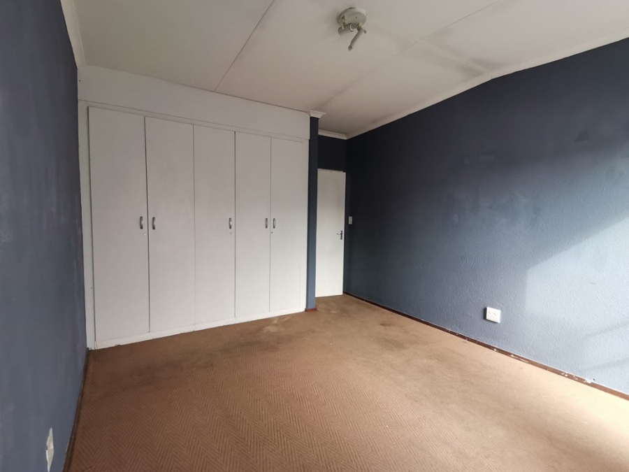 2 Bedroom Property for Sale in Mulbarton Gauteng